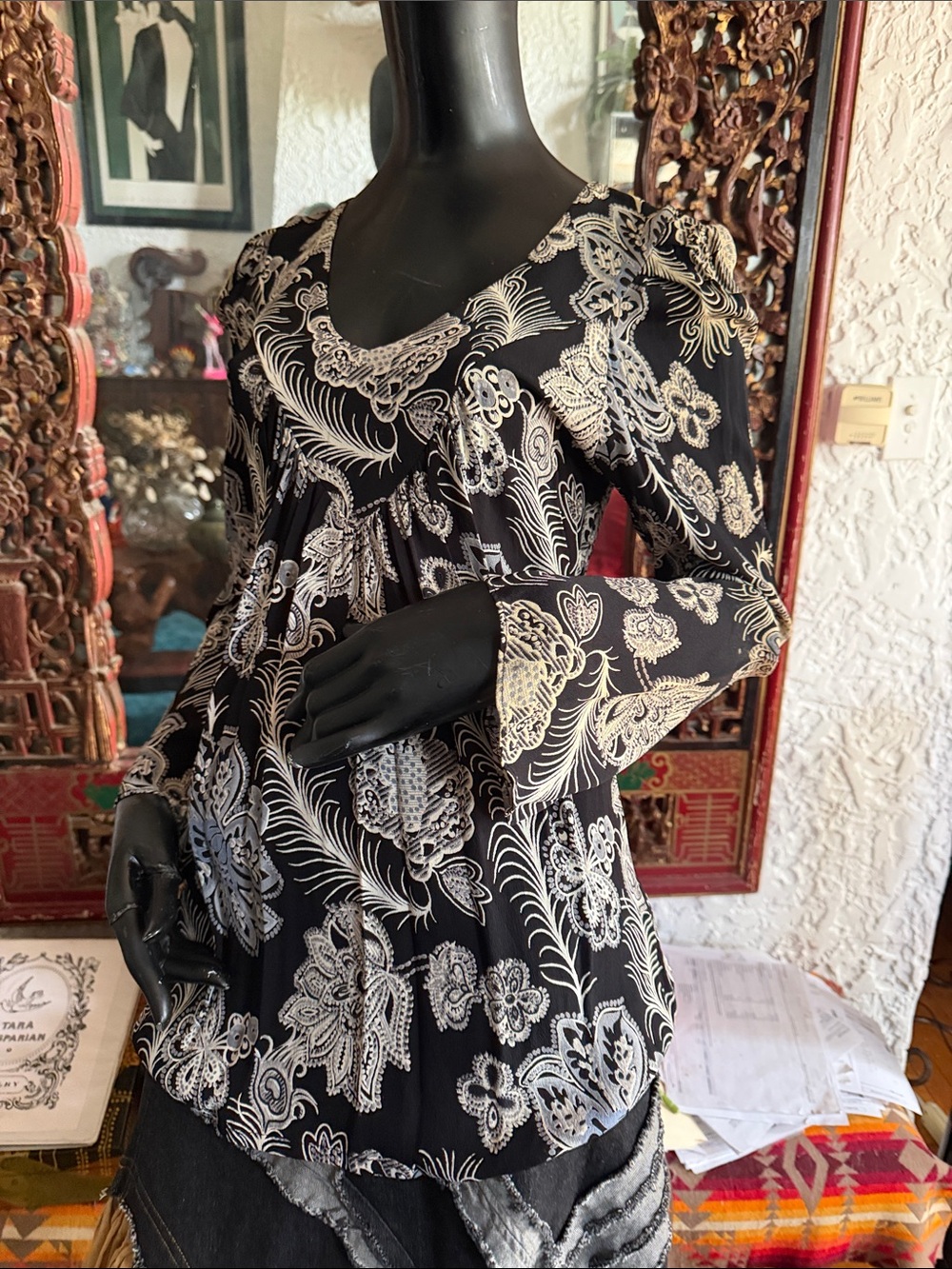 Black and White Paisley Tunic Top - Women's